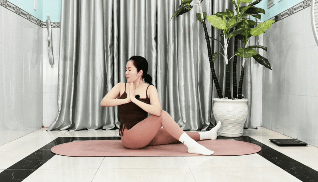 Tầng 2 Yoga Azu - Tập luyện và hít thở giúp cơ thể vận hành, hấp thu và chuyển hóa dinh dưỡng hiệu quả.